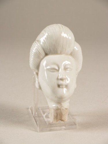 Godenbeeld, voorstellende het hoofd van Guanyin, blanc de chine